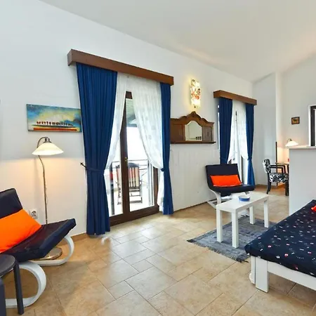 Charming Flat With Shared Pool דירה