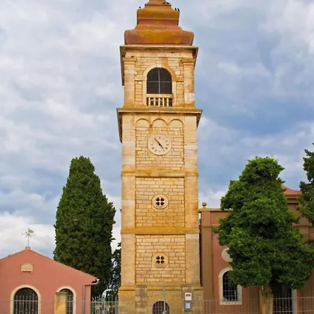 Charming Flat With Shared Pool