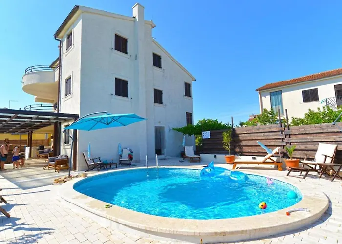 公寓 Charming Flat With Shared Pool