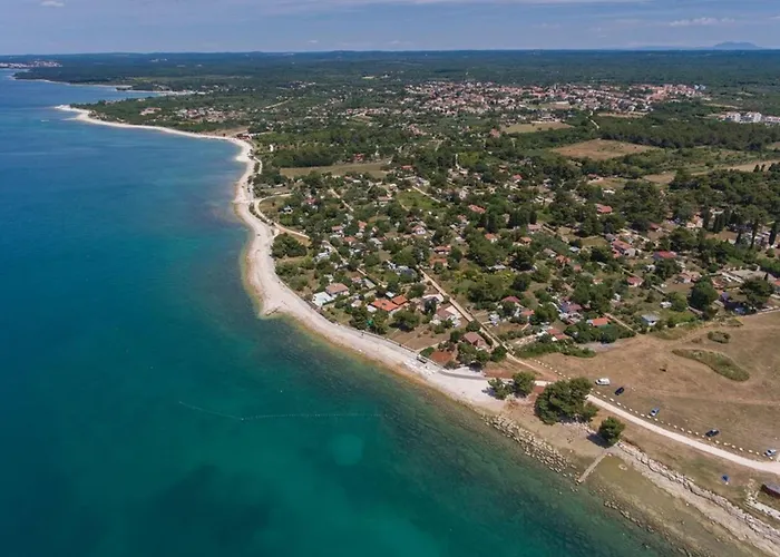 Charming Flat With Shared Pool 公寓 佩罗杰