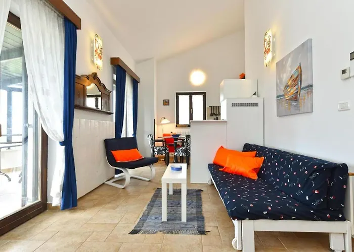 Apartman Charming Flat With Shared Pool *