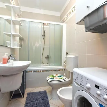 Lägenhet Charming Flat With Shared Pool