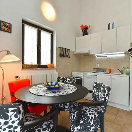 Charming Flat With Shared Pool Lägenhet *